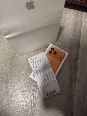 Brand New Apple iPhone 17 Pro Max Box -1,600$ (with Receipt)